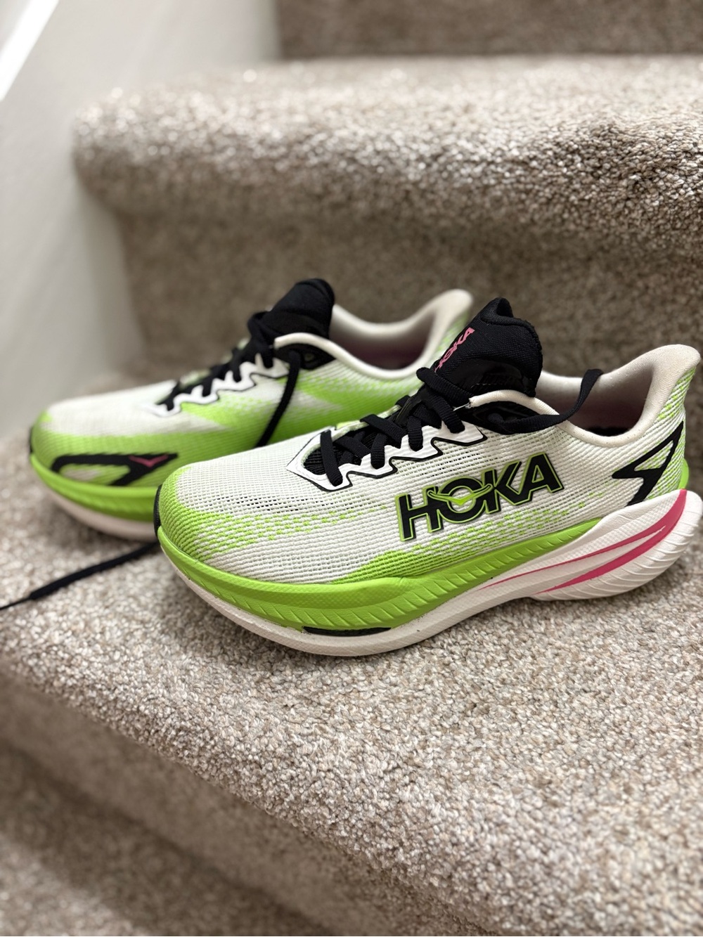 Women’s 6.5 HOKA running shoes sneakers